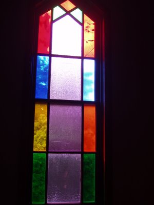 beautiful stained glass windows.JPG - 15929 Bytes
